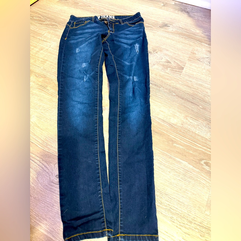 These are VIP Jeans women's jeans.